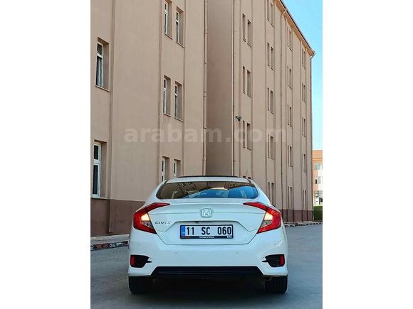 ilk sahibinden servis bakımlı 2021 çıkışlı.