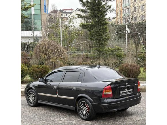 K.KARTINA 12 AY TAKSİT İMKANI 2009 OPEL ASTRA