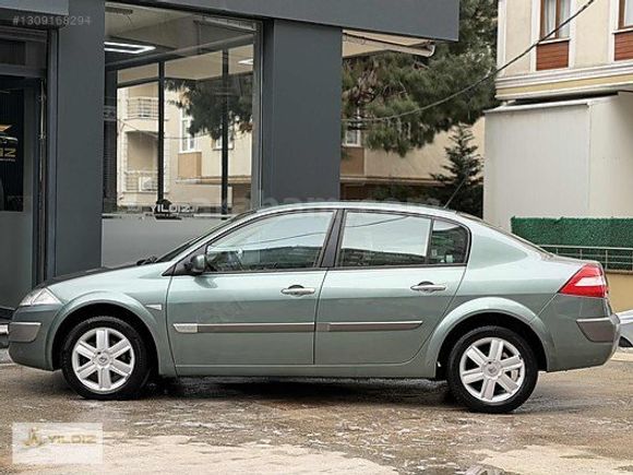 YETKİLİ SERVİS BAKIMLI 124 BİN KMDE OTOMATİK MEGANE 2