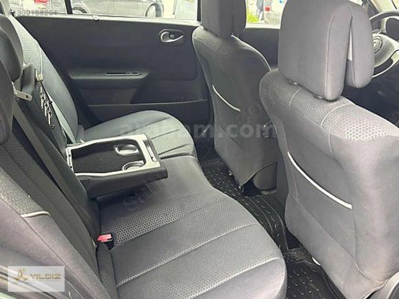 YETKİLİ SERVİS BAKIMLI 124 BİN KMDE OTOMATİK MEGANE 2