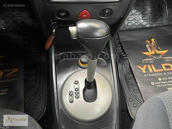YETKİLİ SERVİS BAKIMLI 124 BİN KMDE OTOMATİK MEGANE 2