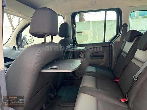 HATASIZ-BOYASIZ RENAULT KANGOO 2017 MANUEL 174.000KM...