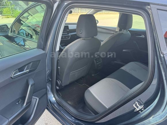 SAHİBİNDEN  2024 Model Seat Leon1.0 e-TSI DSG Style 39.000 KM