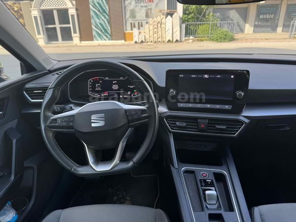 SAHİBİNDEN  2024 Model Seat Leon1.0 e-TSI DSG Style 39.000 KM