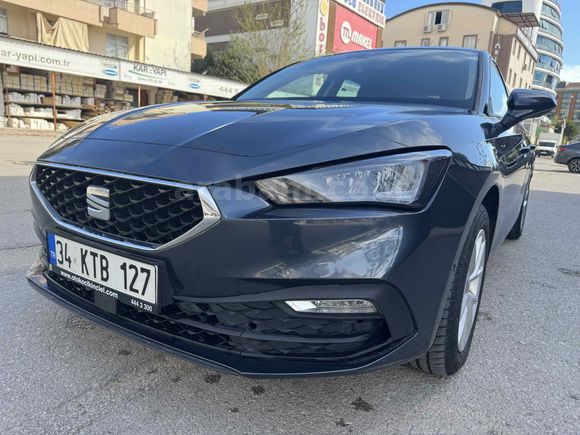 SAHİBİNDEN  2024 Model Seat Leon1.0 e-TSI DSG Style 39.000 KM