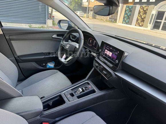 SAHİBİNDEN  2024 Model Seat Leon1.0 e-TSI DSG Style 39.000 KM