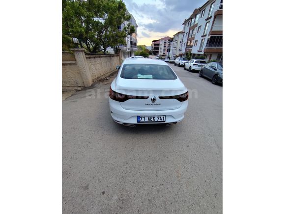 Sahibinden Renault Megane 4 ..6 ileri 1.3 TCe Joy   hatasız acil satılık 2022 Model