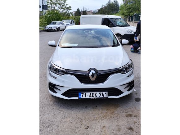 Sahibinden Renault Megane 4 ..6 ileri 1.3 TCe Joy   hatasız acil satılık 2022 Model