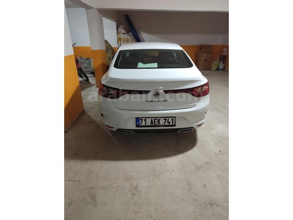 Sahibinden Renault Megane 4 ..6 ileri 1.3 TCe Joy   hatasız acil satılık 2022 Model