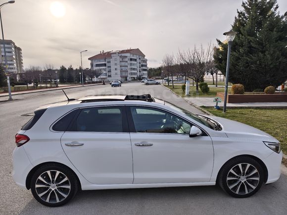 SAHİBİNDEN TEMİZ HYUNDAİ İ 30