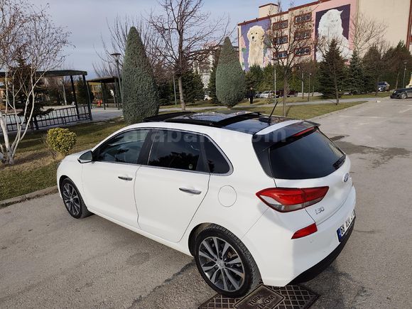 SAHİBİNDEN TEMİZ HYUNDAİ İ 30