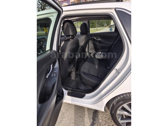 SAHİBİNDEN TEMİZ HYUNDAİ İ 30
