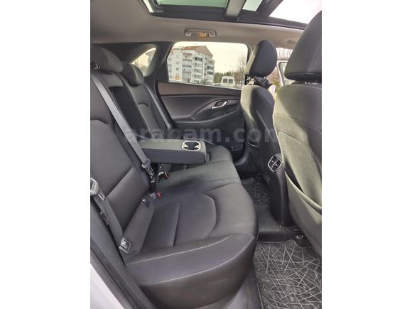 SAHİBİNDEN TEMİZ HYUNDAİ İ 30