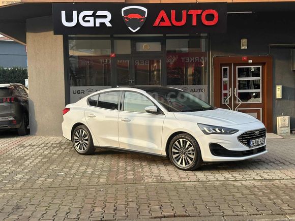 UGR AUTO'DAN FORD FOCUS CAM TAVAN DİZEL OTOMATİK (2300KM)