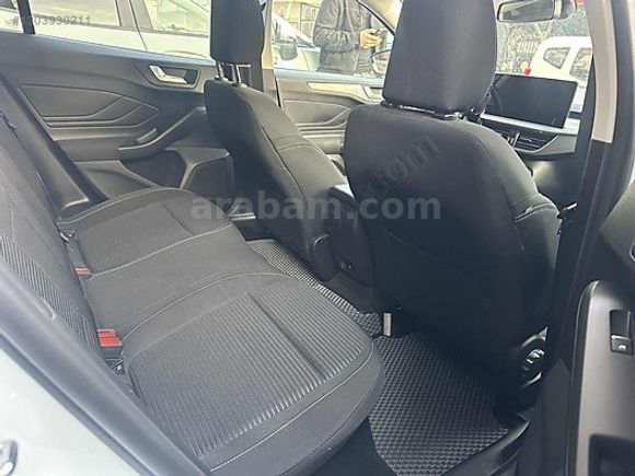 UGR AUTO'DAN 2025 MODEL FORD FOCUS CAM TAVAN DİZEL OTOMATİK