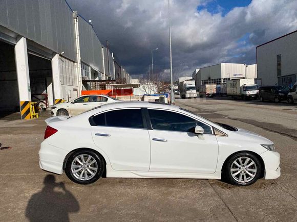 Sahibinden Honda Civic 1.6i VTEC ECO Elegance 2012 Model 