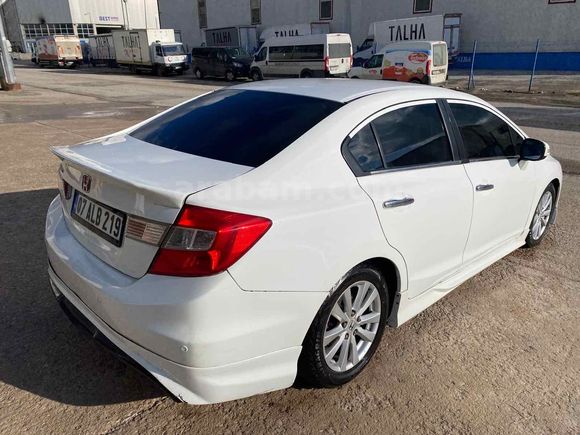 Sahibinden Honda Civic 1.6i VTEC ECO Elegance 2012 Model 