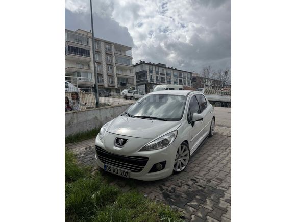Sahibinden Peugeot 207 1.4 HDi Trendy 2007 Model 