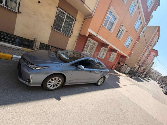 Sahibinden Toyota Corolla 1.8 Hybrid Dream 2022 Model 