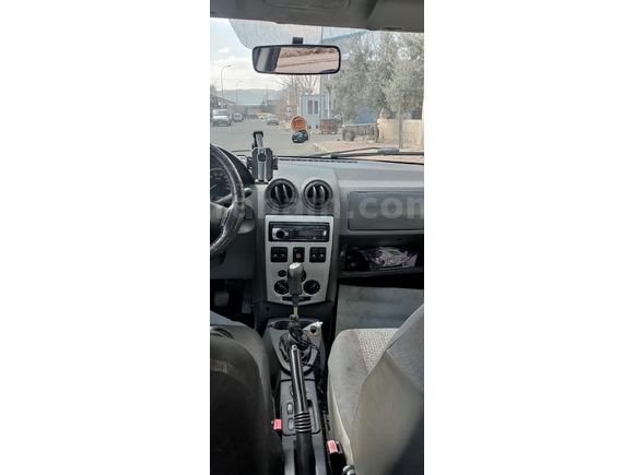Dacia Logan 1.6 Laureate 2005 Model