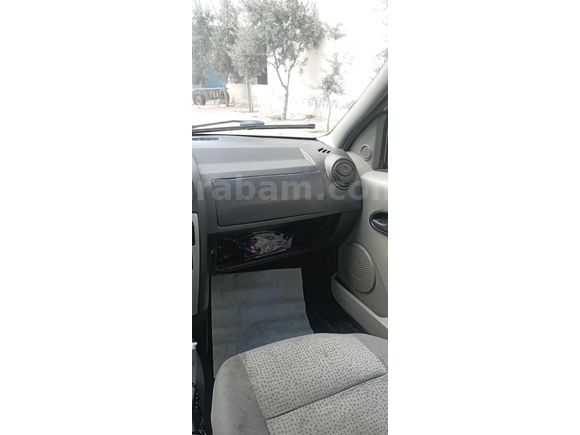 Dacia Logan 1.6 Laureate 2005 Model