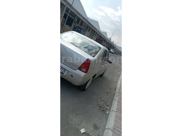 Dacia Logan 1.6 Laureate 2005 Model