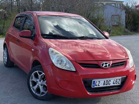 Sahibinden Hyundai i20 Troy 1.2 DOHC Mode 2011 Model Van 226Bin km Kırmızı