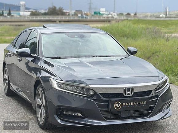BAYRAKTAR'DAN 2021 HONDA ACCORD 1.5 VTEC EXECUTİVE PLUS BOYASIZ