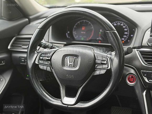 BAYRAKTAR'DAN 2021 HONDA ACCORD 1.5 VTEC EXECUTİVE PLUS BOYASIZ