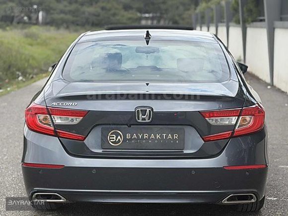 BAYRAKTAR'DAN 2021 HONDA ACCORD 1.5 VTEC EXECUTİVE PLUS BOYASIZ