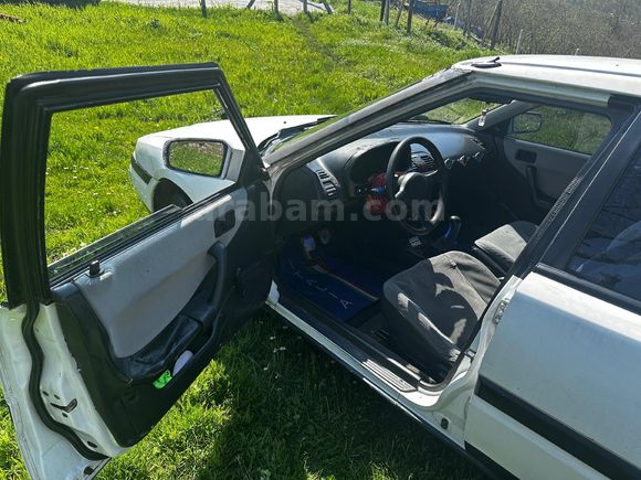 Sahibinden Mazda 323 1.6 1991 Model