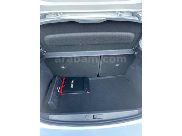 Sahibinden Opel Corsa 1.2 T Edition 2024 Model  19.000 km Beyaz
