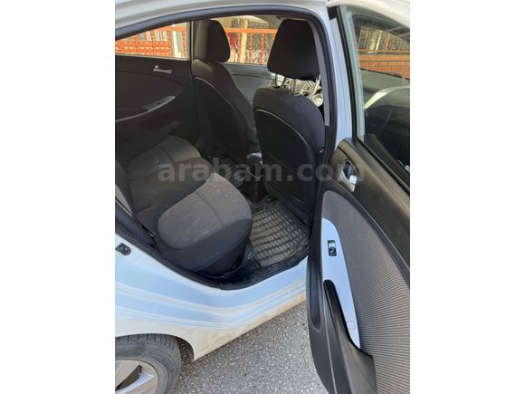  85 binde 2014 Model Hyundai Accent Blue 1.6 CRDI Mode Plus