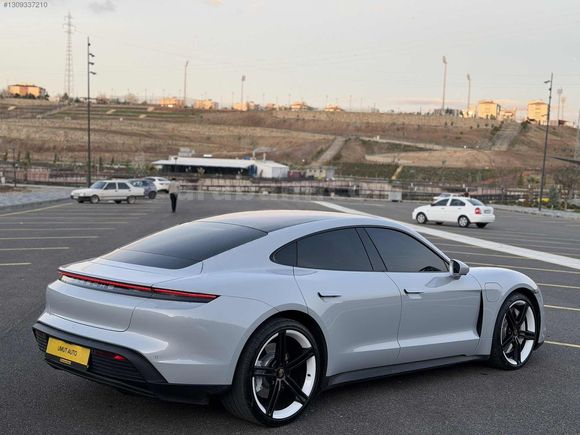 Umut autodan hatasız porsche taycan