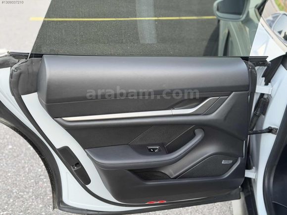 Umut autodan hatasız porsche taycan