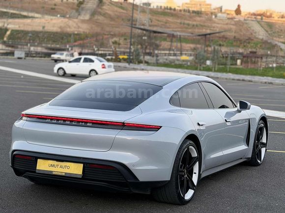 Umut autodan hatasız porsche taycan