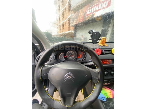 Sahibinden Citroen C3 1.4 Attraction 2011 Model Otomatik araçla takas olur 
