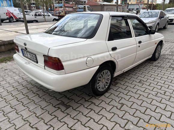 FORD ESCORT 1.6 16 V