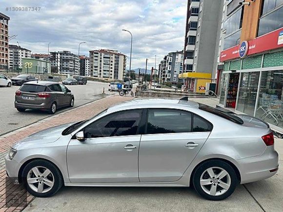 ÇINAR'DAN 2012 VW JETTA OTOMATİK DÜŞÜK KM