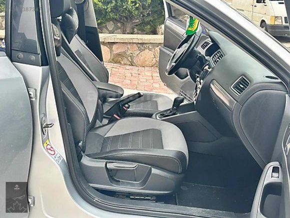 ÇINAR'DAN 2012 VW JETTA OTOMATİK DÜŞÜK KM