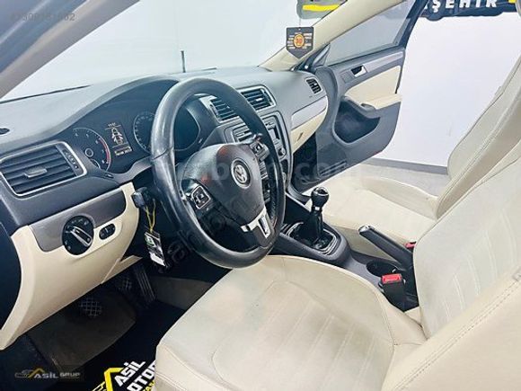 ASİL'DEN 2011 YENİ KASA VW JETTA 1.4 TSİ MANUEL 196.100 KM