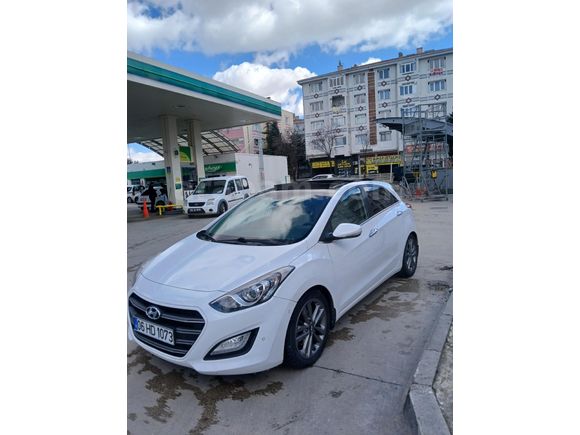 Sahibinden Hyundai i30 1.6 GDi Elite 2015 Model  77.000 km Beyaz