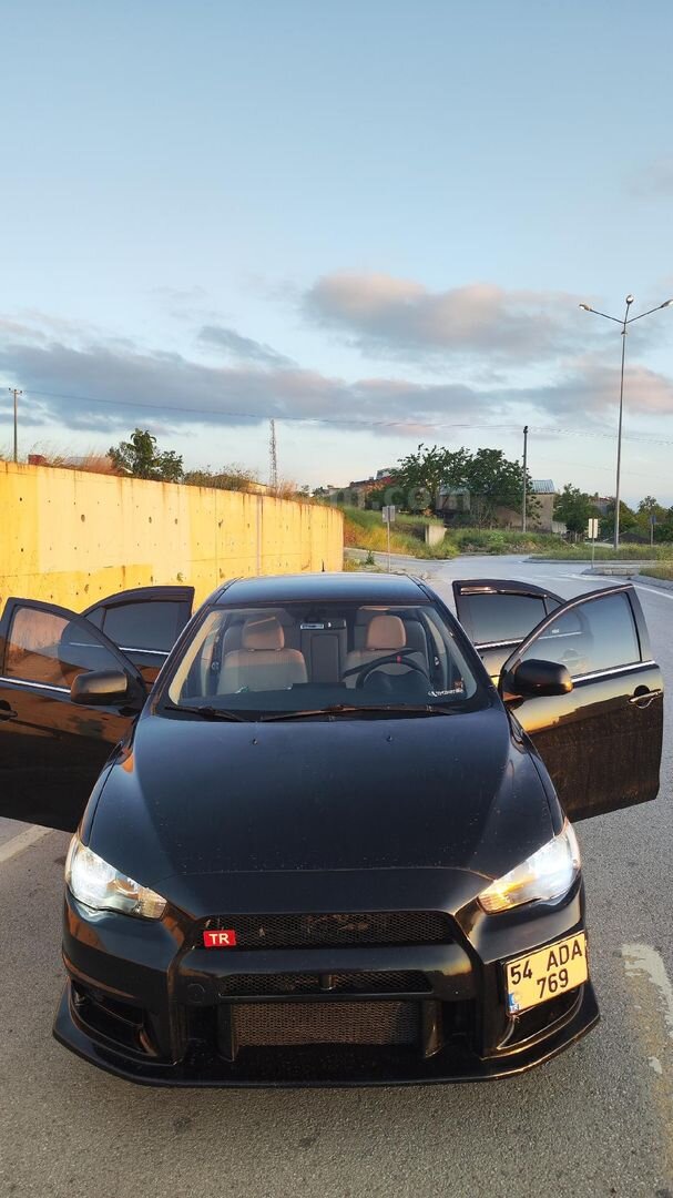 Sahibinden Mitsubishi Lancer 1.5 Invite 2011 Model Kocaeli 240.000 km Siyah 1