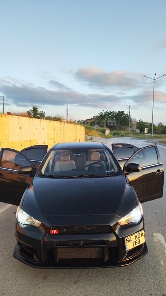 Sahibinden Mitsubishi Lancer 1.5 Invite 2011 Model Kocaeli 240.000 km Siyah