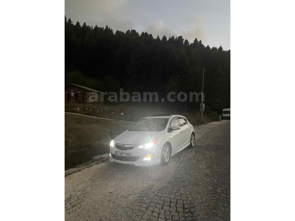 Sahibinden Opel Astra 1.4 T Enjoy Plus 2012 Model  145.000 km Beyaz