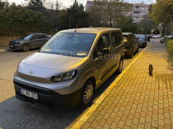 Sahibinden Toyota Proace City 1.5 D Dream 2024 Model  15.500 km Gri
