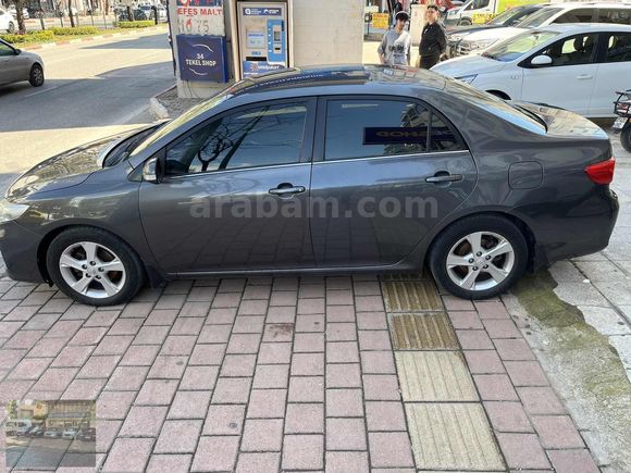 2012 COROLLA 1.4 D-4D ELEGANT OTOMATİK VİTES ÇOK TEMİZ