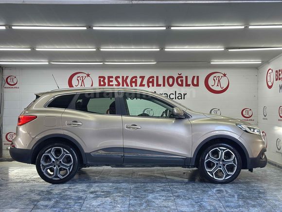 BEŞKAZALIOĞLU // 2018 KADJAR 1.5DCI ICON+EDC CAM TAVAN+MASON