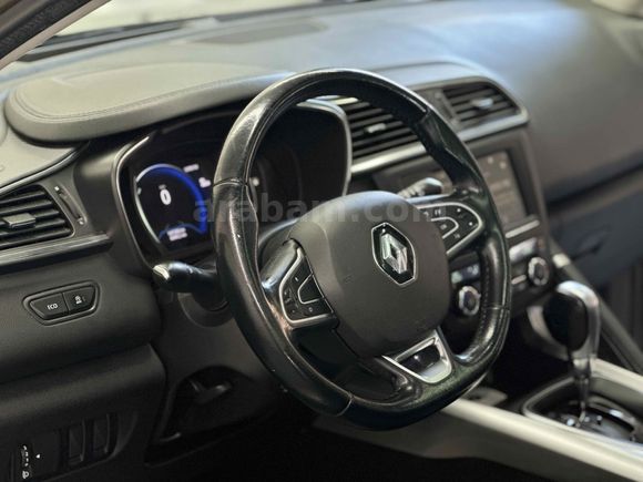 BEŞKAZALIOĞLU // 2018 KADJAR 1.5DCI ICON+EDC CAM TAVAN+MASON