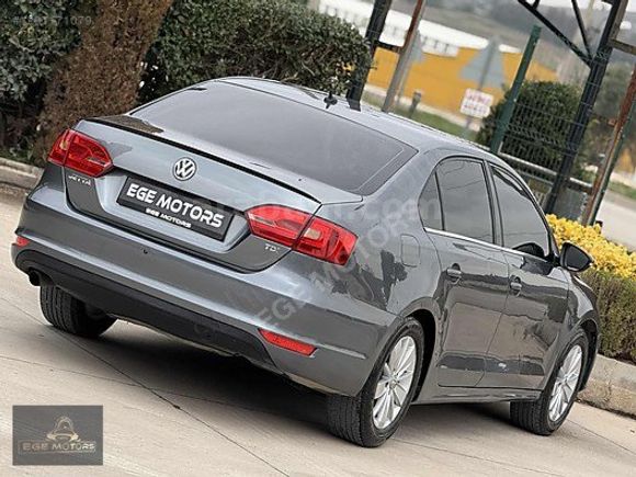 2014+ÇKŞLI+JETTA+1.6TDİ+TRENDLİNE+MANUEL+GENİŞ+EKRAN+GERİ+GÖRÜŞ